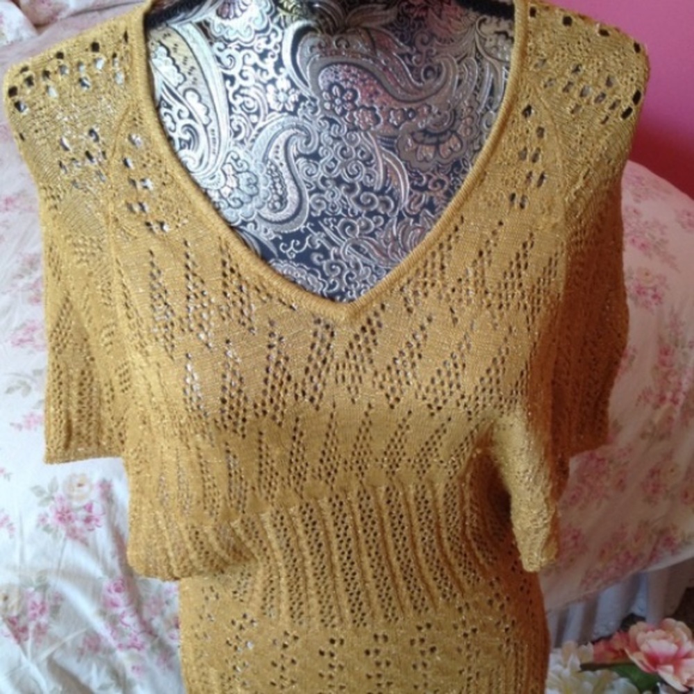 Y2K BCBG GOLD LOOSE KNIT SWEATER S NWOT